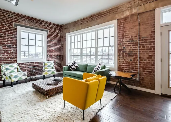 Gorgeous Penthouse 3 Bedroom Apt